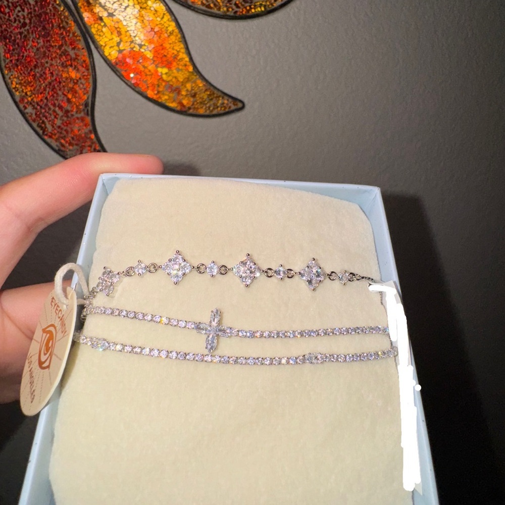 Eye Candy Silver Bracelets Adjustable ✨🥰
Brand New!